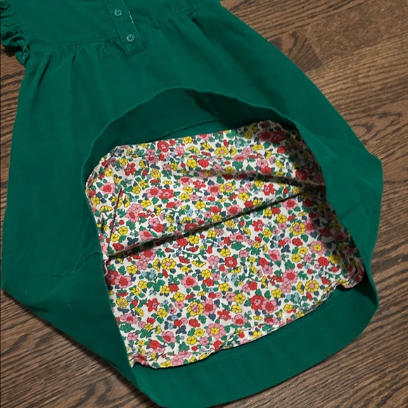 Mini Boden Green Corduroy Dress with Heart Shaped Pockets EUC 2T-3T - Picture 6 of 8